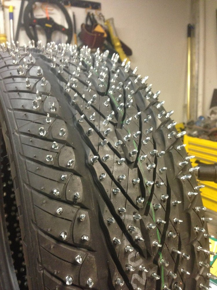 Studded tire
